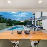Вилла Luce By Villsy - With Pool, Sauna And Jacuzzi *