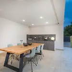 Villa Luce By Villsy - With Pool, Sauna And Jacuzzi *