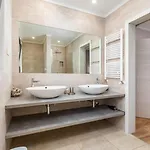 Luce By Villsy - With Pool, Sauna And Jacuzzi *