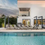 Villa Luce By Villsy - With Pool, Sauna And Jacuzzi Kirmenjak