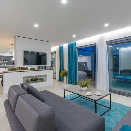 Luce Villa *
