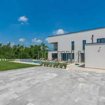 Luce Villa *