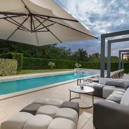 Luce By Villsy - With Pool, Sauna And Jacuzzi Kirmenjak
