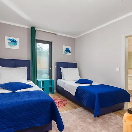 Luce By Villsy - With Pool, Sauna And Jacuzzi * Kirmenjak