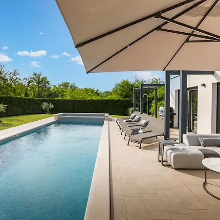 Luce By Villsy - With Pool, Sauna And Jacuzzi Villa Kirmenjak