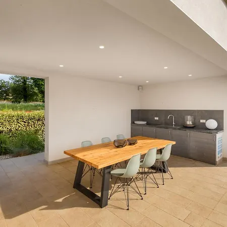 Luce Villa