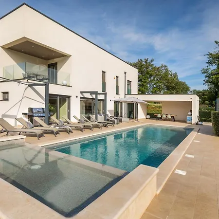 Luce By Villsy - With Pool, Sauna And Jacuzzi Вилла