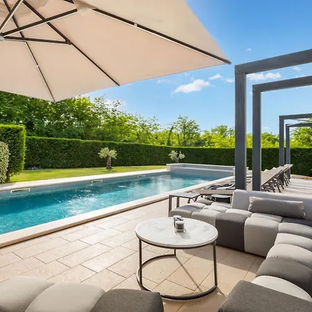 Luce By Villsy - With Pool, Sauna And Jacuzzi Βίλα Kirmenjak