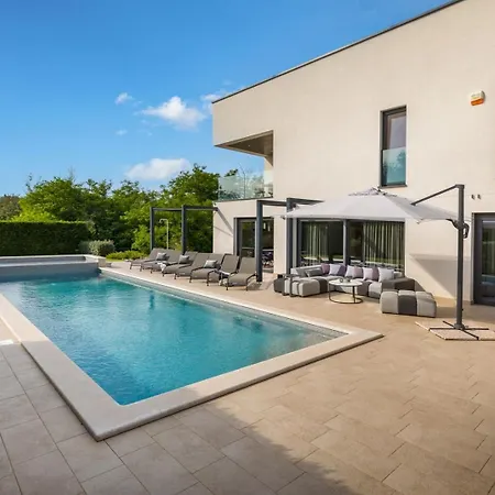 Luce By Villsy - With Pool, Sauna And Jacuzzi Kirmenjak