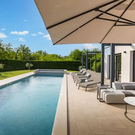 Βίλα Luce By Villsy - With Pool, Sauna And Jacuzzi Kirmenjak