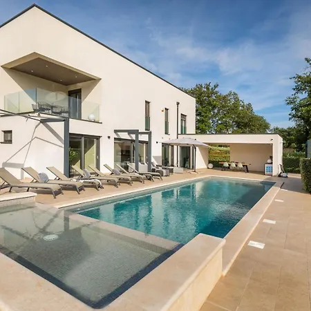 Luce By Villsy - With Pool, Sauna And Jacuzzi * Kirmenjak